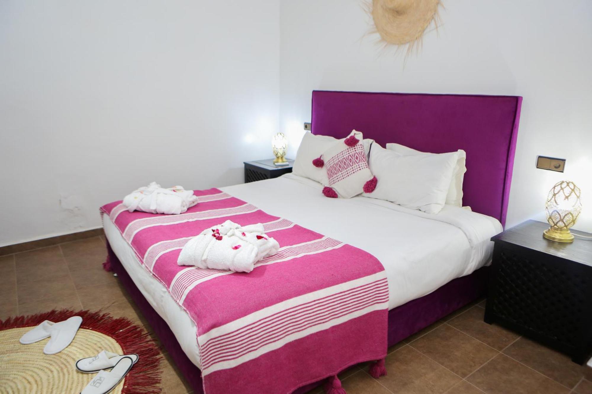 Weedan Hotel Marrakech Oulad Snaguia Exterior photo