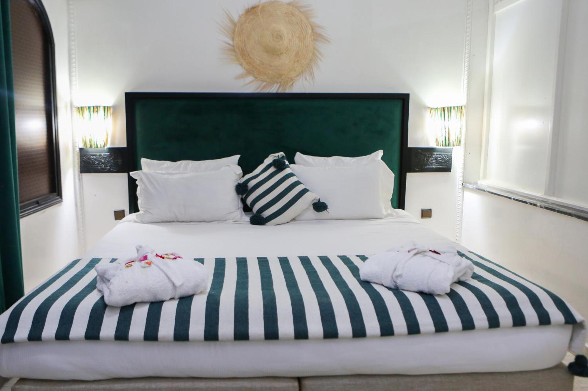 Weedan Hotel Marrakech Oulad Snaguia Exterior photo
